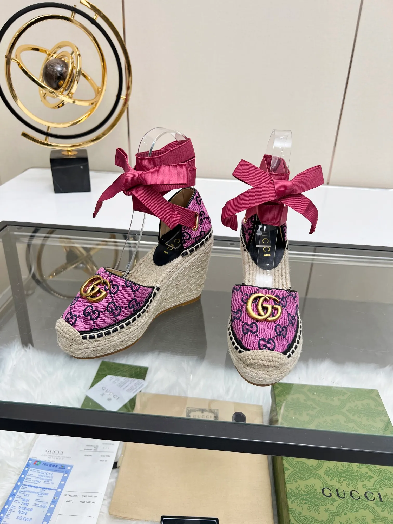 👟👟Ex-factory price 440👟👟 GUCCI wedge fisherman sandals, thick-soled straw, high-end quality, fabric: double G fabric, electric embroidery, lining: mixed sheepskin lining, yardage: 35 ~ 42, color: light blue. Dear new and old customers, the picture has been updated, please transfer the image to change. The upgraded version of the wedge heel currently has more than 40 colors. Transfer the image and sell it.
